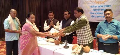 देखे तस्वीरें : महाराष्ट मंडल में गौरव अलंकरण और विद्यार्थी सम्मान